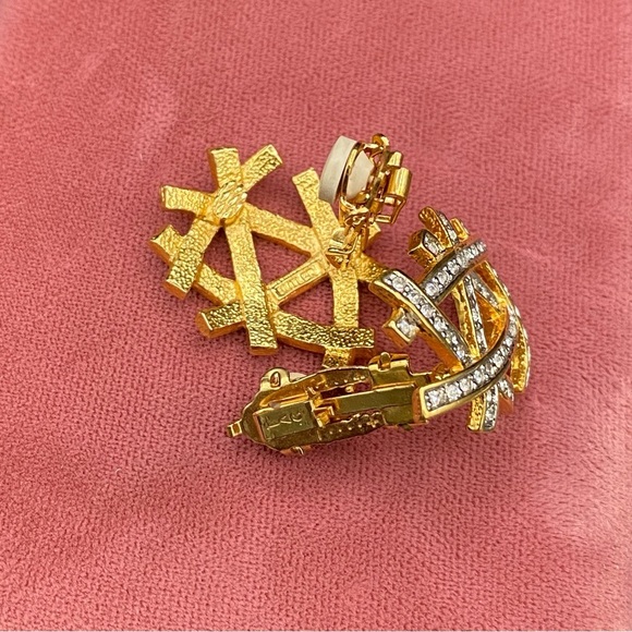 Vintage Signed Butler Abstract Rhinestone Studded Bird Nest Earrings clip on - Picture 10 of 11